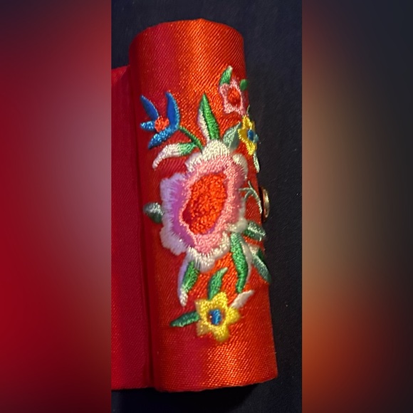 Lipstick holder with flower design - Picture 3 of 3